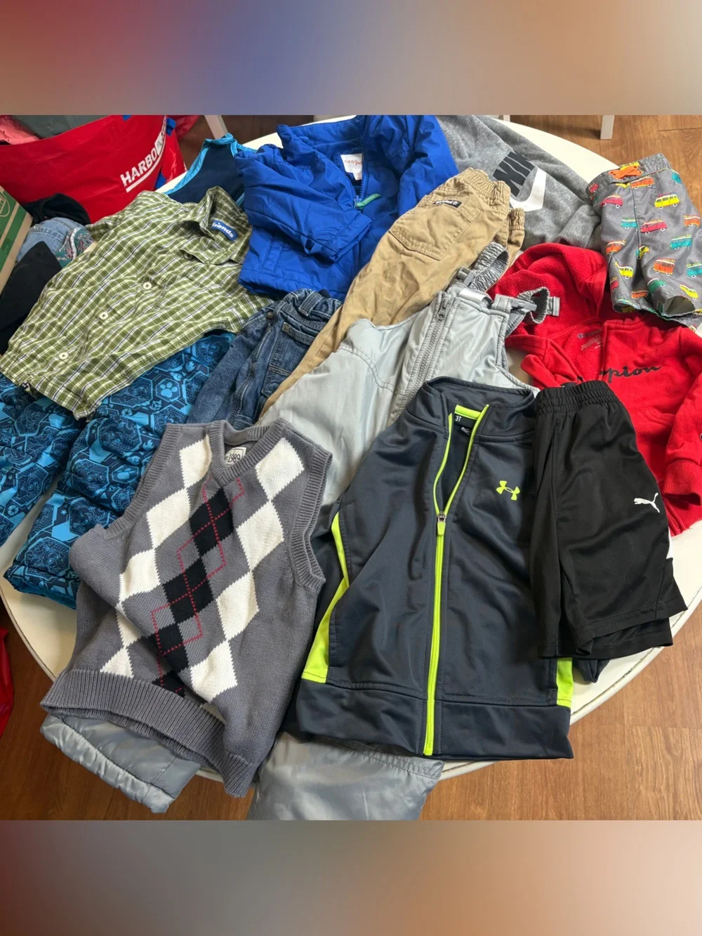 Lot of 12 pieces of boys 3T clothing